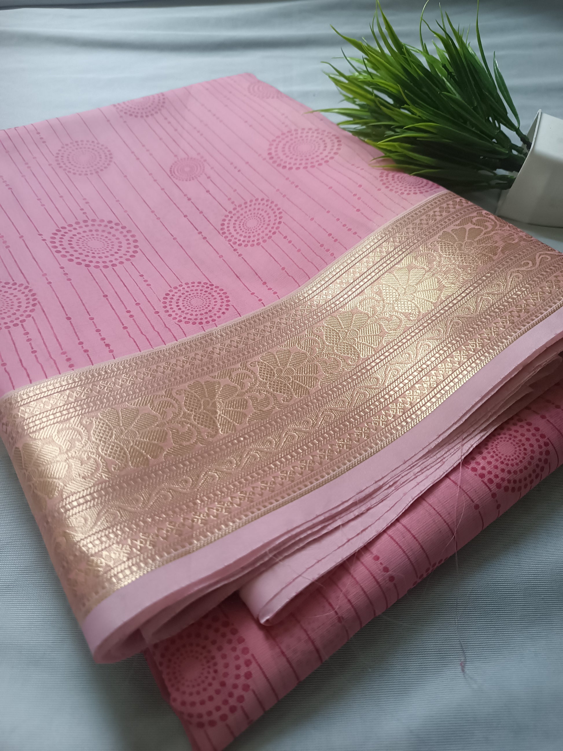 Pink organza silk saree ll tisshue silk saree ll handcraft banarsi saree
A beautiful organza silk saree in a soft pink color, featuring a lightweight, sheer texture with a subtle sheen. The saree drapes gracefully, adding an elegant and ethereal charm, perfect for weddings, festive occasions, and special events.