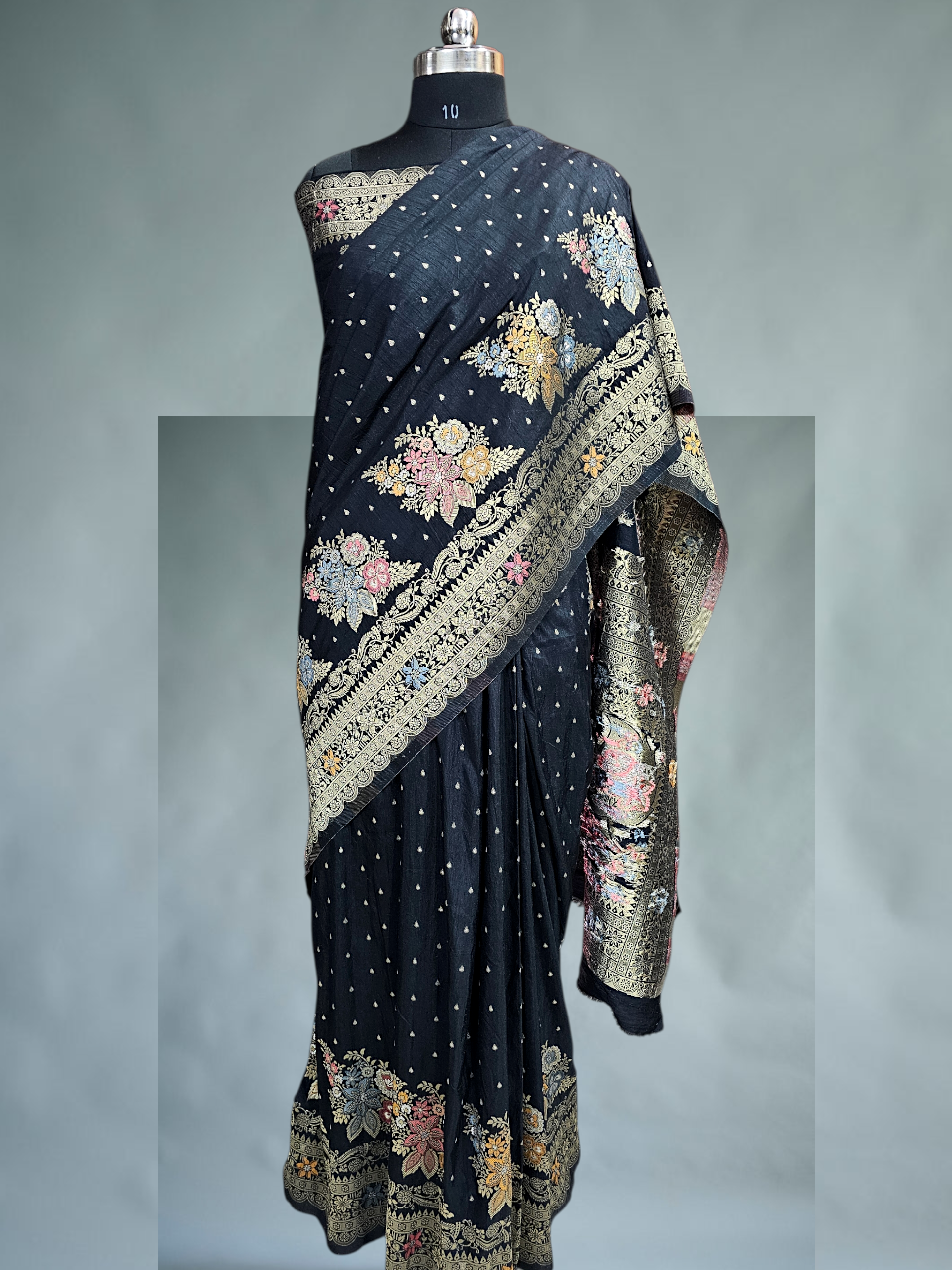 Black Meenakiri  Dezainar Buta Banarasi Silk Saree