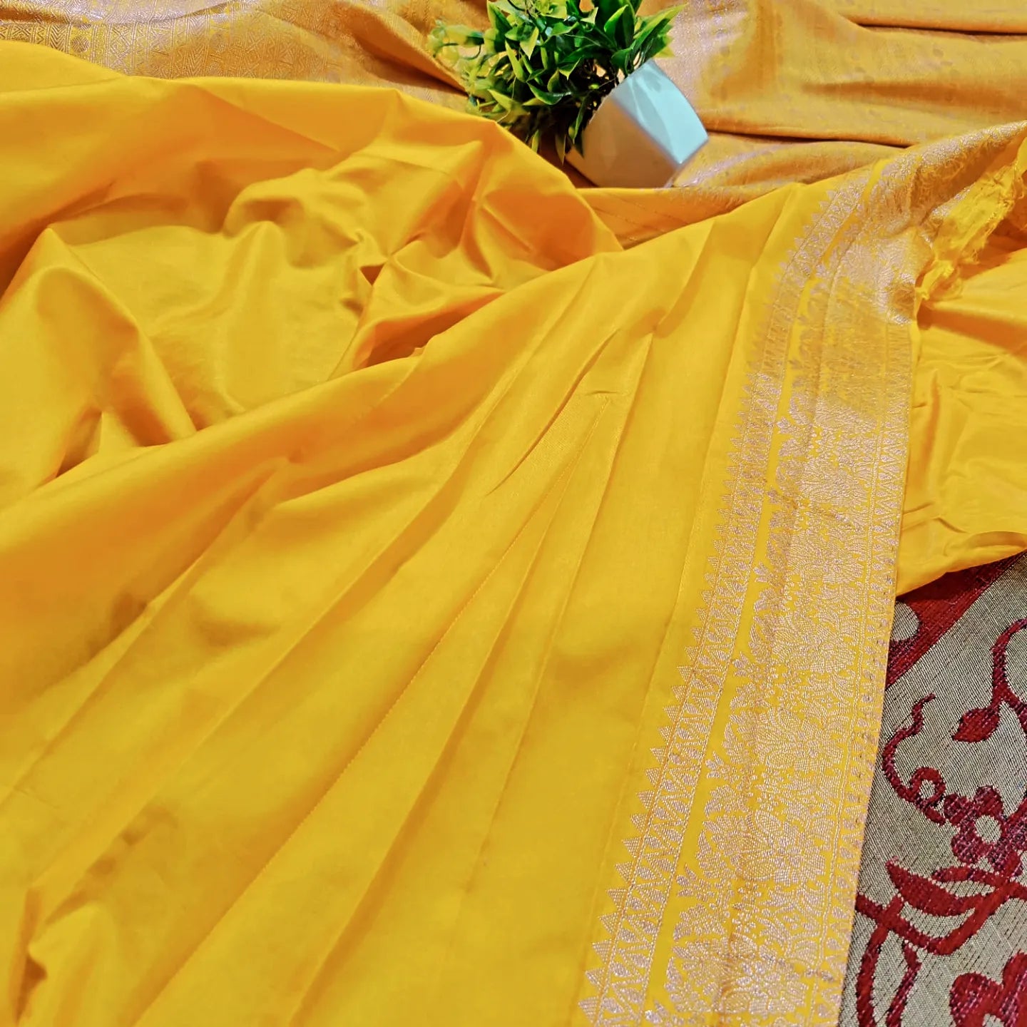 Gaji banarsi silk woven mini buti - Banarsi Brides