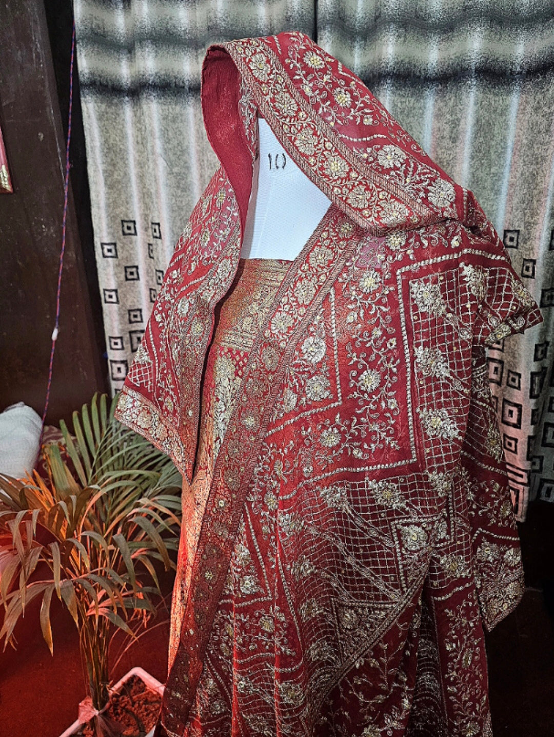 Dezainar kimkhab gharara/banarsi gharara/katan silk gharara/satin garara/cash on delivery gharara