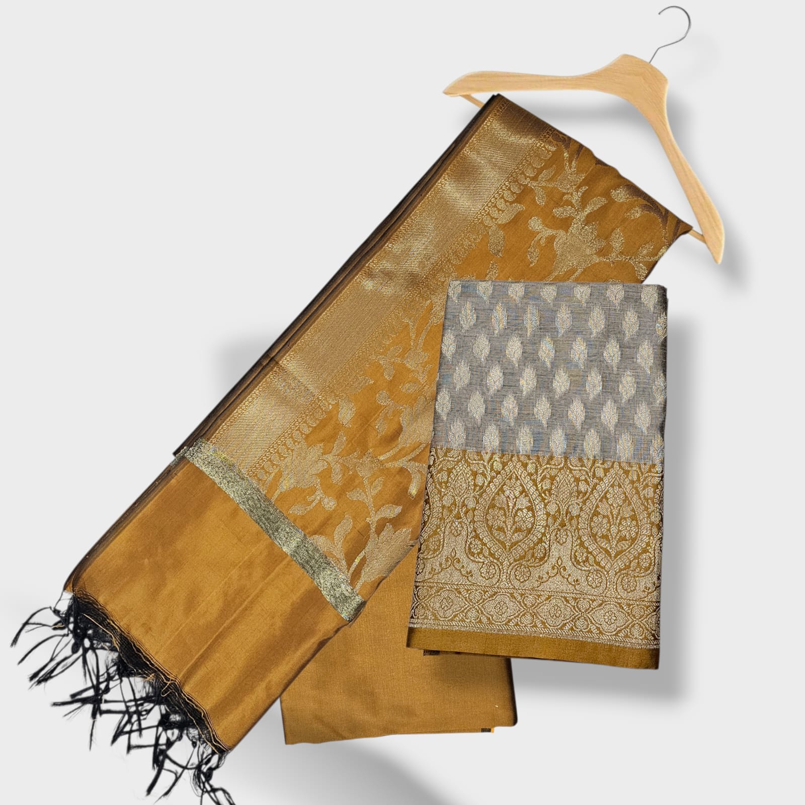 Mustrd Resham Silk Banarasi Suit